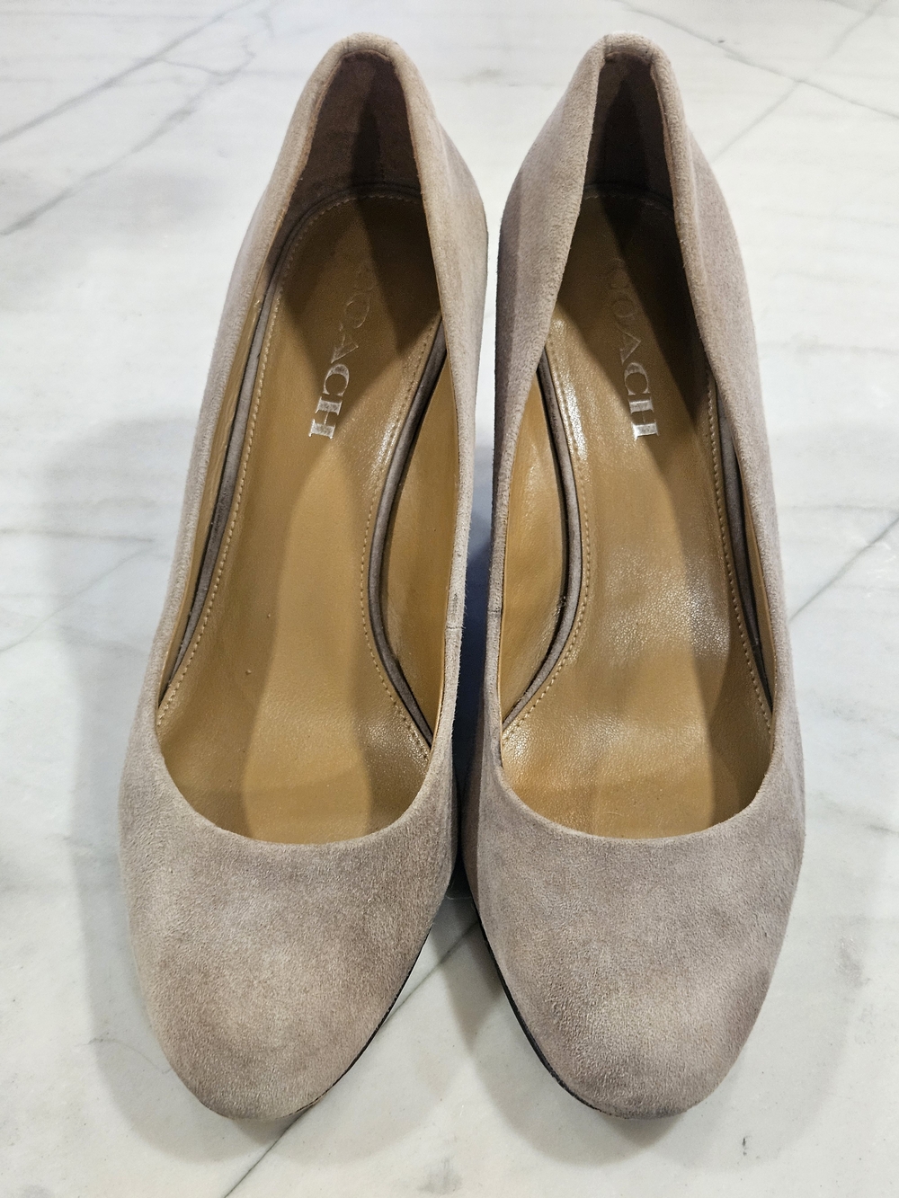 COACH Rileigh Suede Wedge Pumps Taupe Tan Grey Almond Toe Heels Size 9B